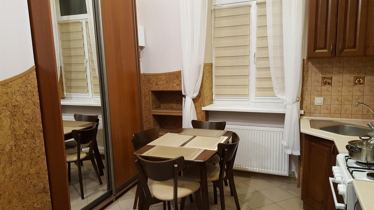 Soprano Apartment Lviv Eksteriør billede